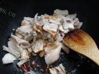 家常菜茶树菇炒肉片做法图解7)