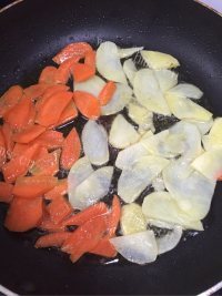 营养丰富的土豆烧海带做法图解6)