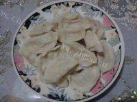 自己做的酸菜馅饺子