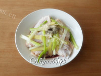 美味的盐焗鸡翅做法图解4)