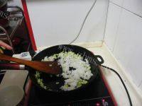 自己做的韭菜蛋炒饭做法图解6)