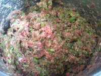 自己做的牛肉豆角包子做法图解5)