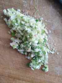 美味的香菇猪肉水饺做法图解3)