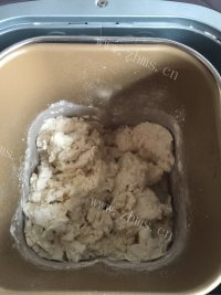 美味的酸奶蜂蜜牛角包做法图解1)