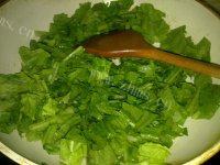 家常自制小白菜丸子汤做法图解9)