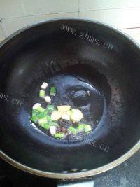 家常菜鸡腿炖土豆做法图解3)
