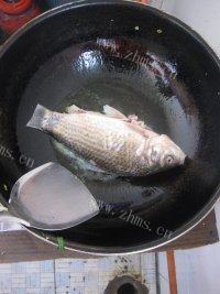 DIY鲫鱼豆腐汤做法图解3)