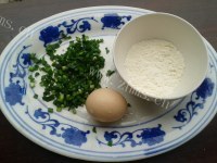 DIY韭菜鸡蛋饼做法图解1)