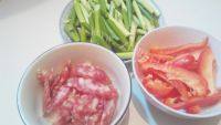家常菜蒜苔炒腊肠做法图解2)