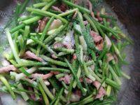 家常菜蒜苔炒肉丝做法图解6)
