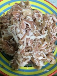 美味的蒜薹炒羊肉片做法图解1)