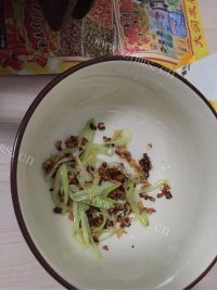 鲜美的肉羹粉丝汤做法图解3)