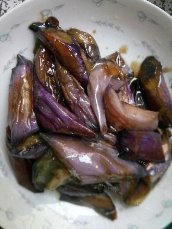 营养丰富的炒茄子