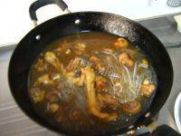 家常菜鸡肉炖粉条