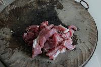 香气浓郁的小酥肉蒸碗做法图解2)