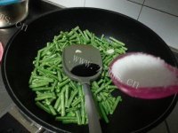 美味的豆角焖面做法图解4)