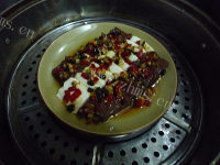 美味的剁椒鸭血豆腐做法图解9)