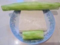 家常菜丝瓜炒豆腐做法图解1)