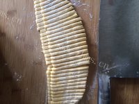 自制鸡蛋小麻花做法图解5)