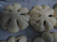 自制豆沙花朵面包做法图解7)