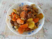 家常菜土豆胡萝卜炖牛肉