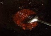 美味的拔丝草莓咕噜肉做法图解6)