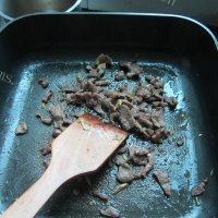 常吃不腻的春笋炒肉做法图解9)