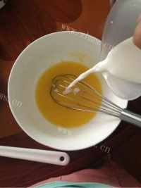 自制蔓越莓蛋糕卷做法图解1)