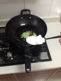 美味营养的土豆炖粉条做法图解6)