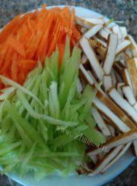 家常菜炒豆腐干做法图解2)