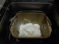 自制香肠面包卷做法图解1)