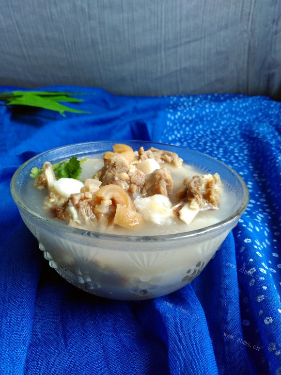 诱人的山药羊肉汤