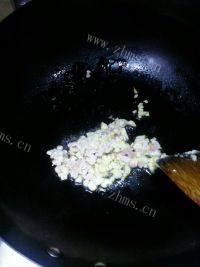 家常菜肉末小白菜做法图解3)