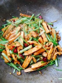 家常菜芹菜香干做法图解8)