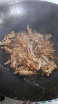 家常菜西芹炒鱿鱼做法图解5)