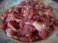 家常菜土豆粉蒸肉做法图解3)
