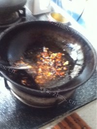 色香味俱全的酱烧茄子做法图解3)