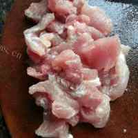 可口的红枣桂圆瘦肉炖阿胶的做法图解二