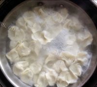美味的韭菜猪肉饺子做法图解7)
