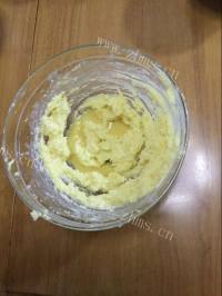 好吃的烘烤蔓越莓饼干做法图解3)