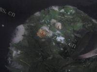 咸蛋猪肉枸杞叶汤做法图解5)