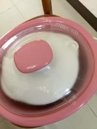 口感丰富的炖乌鸡汤做法图解7)