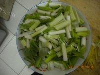 简单的鸡蛋炒蒜苗做法图解1)