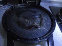 自制葱香玉米饼做法图解8)