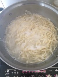诱人的葱油面做法图解6)