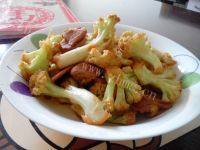 口感丰富的肉片菜花