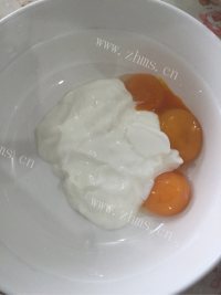 酸奶香蕉蛋糕做法图解2)