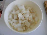 让人怀念的牛肉炖萝卜做法图解8)