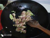 家常西兰花炒肉做法图解5)