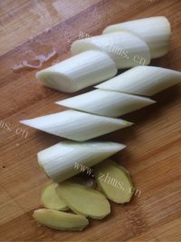 家常菜土豆炖牛肉做法图解3)